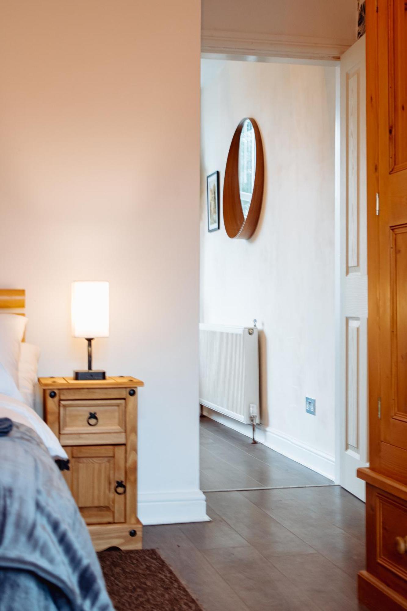 Appartamento Spacious Flat With Free Parking Harrogate Esterno foto