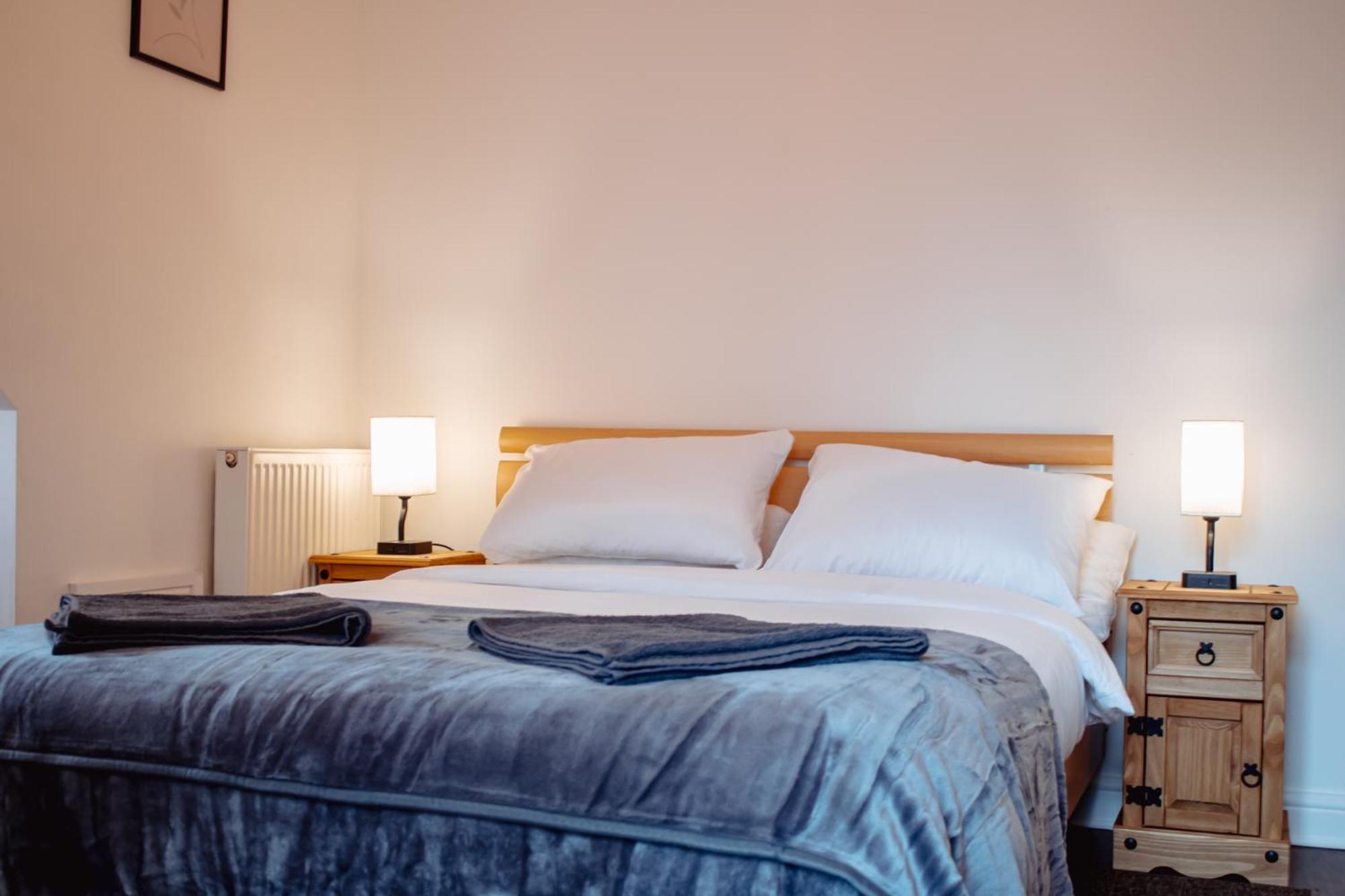 Appartamento Spacious Flat With Free Parking Harrogate Esterno foto